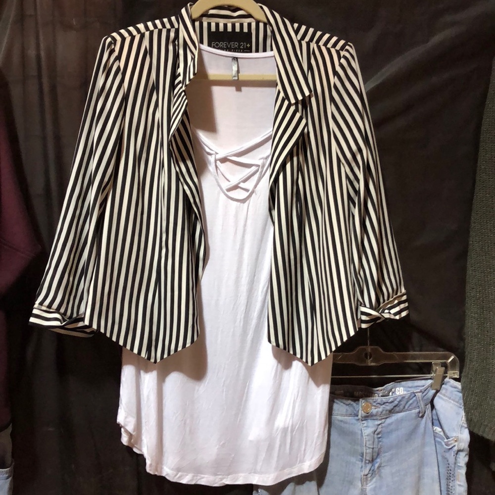 Forever 21 Black and white striped cropped blazer